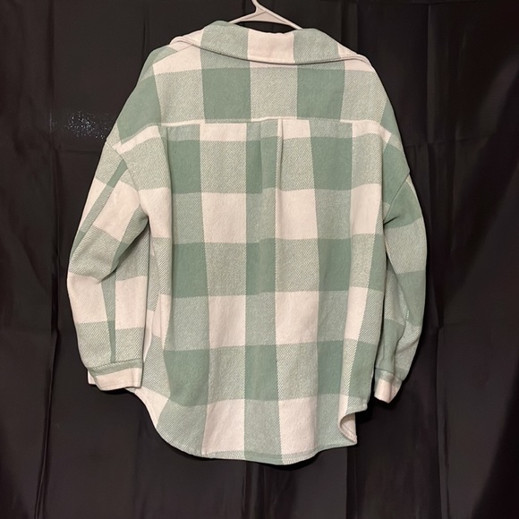 Large comfy jacket!! perfect jacket for the fall just not my style anymore - Picture 2 of 4